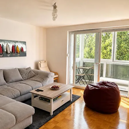 On The Edge Of The Center Apartman Ljubljana